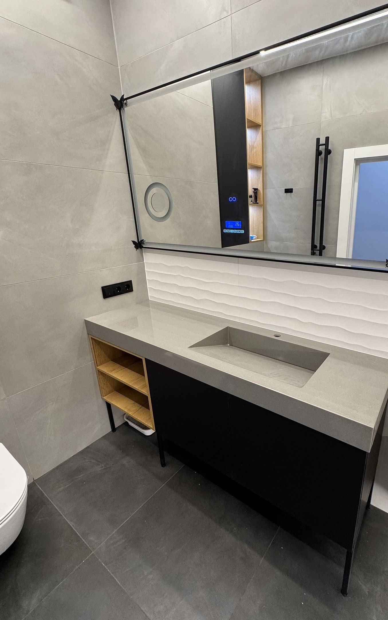 Зеркальный шкафчик в ванную