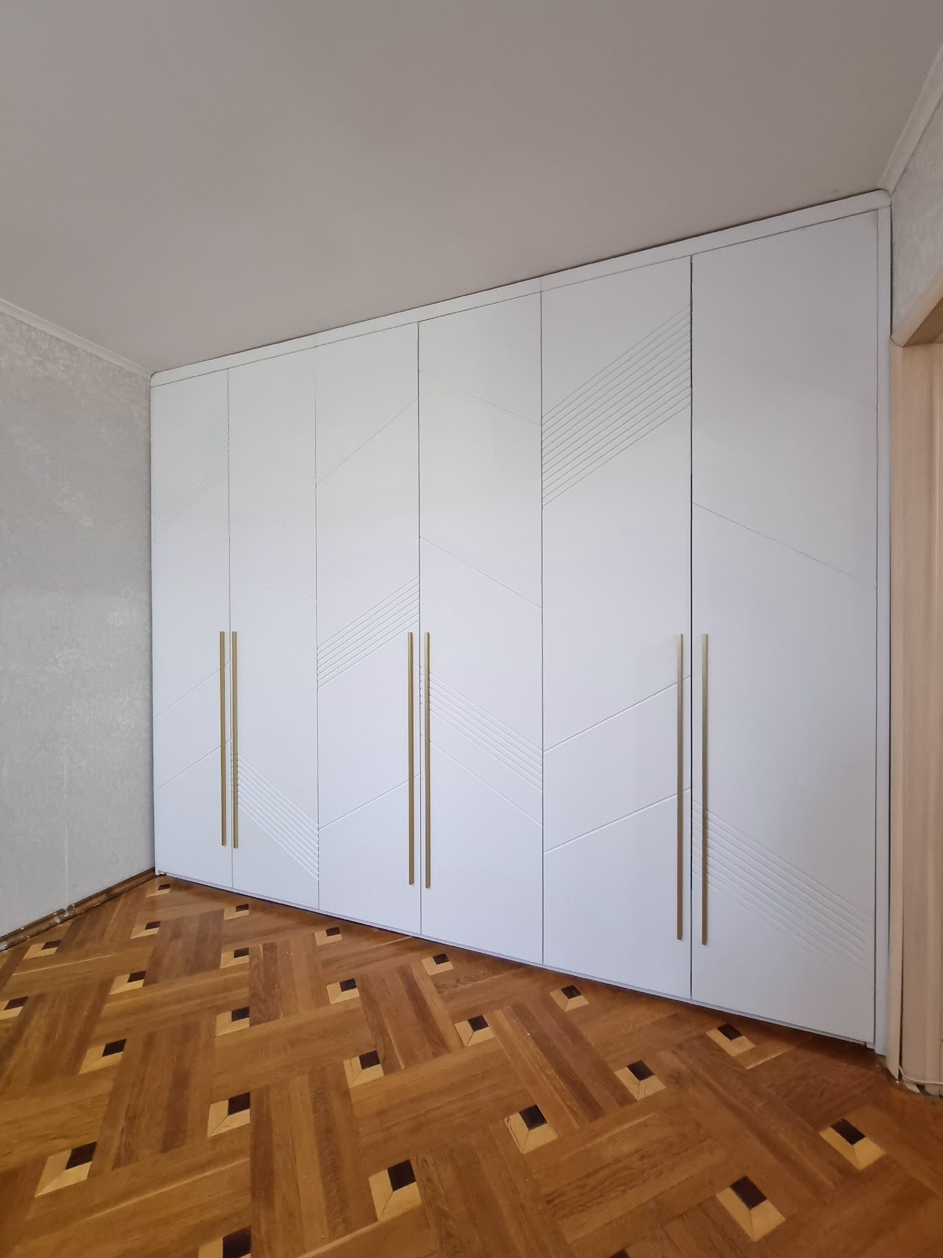 Кровать с мягким изголовьем